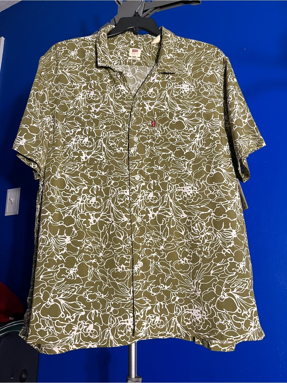 Levi's Olive & White Floral Short-Sleeve Button-Down Shirt